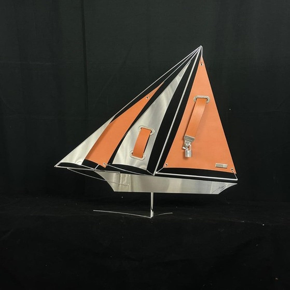 The Boat, third generation: leather sails and hand polishing