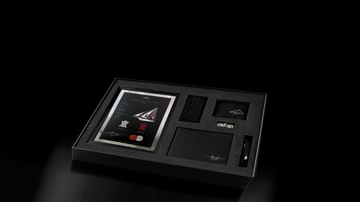 Arcanis presentation box, upper tray arcanis-box4k-open6.png